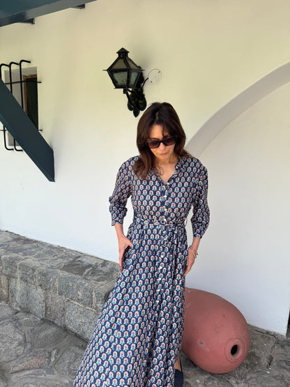Camisero Magnolia - azul con flores rosadas