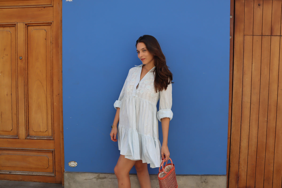 Vestido Celeste con bordado