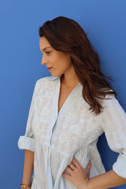 Vestido Celeste con bordado